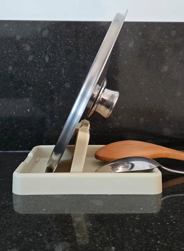 KeukenMaatje™ – 2 in 1 Lepel- & Dekselhouder