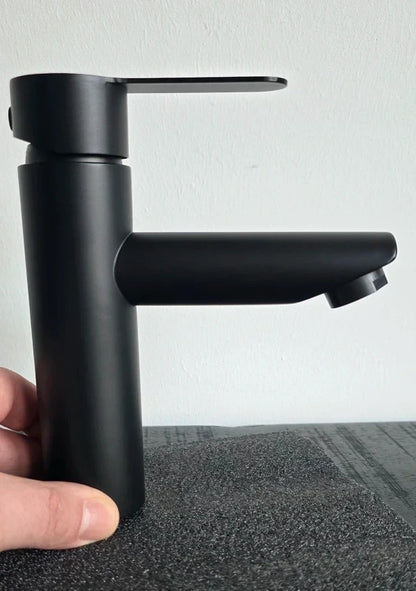 Design Badkamerkraan - Mat Zwart RVS Look - Mengkraan Warm/Koud